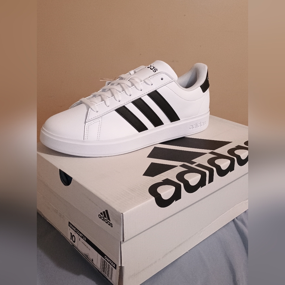 Adidas Classic White Sneakers with Black Stripes - Picture 2 of 2